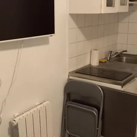 A Gare De Lyon Apartment